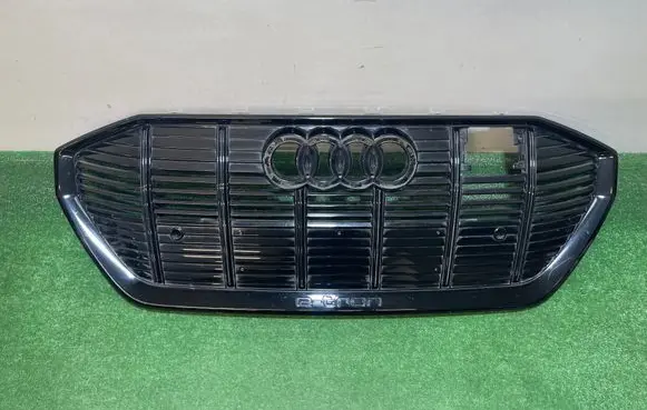 Audi Q8 e-tron Front bumper upper radiator grill 4KE853651