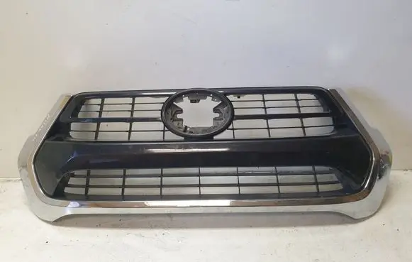 Toyota Hilux VIII Front grill 531110KB30