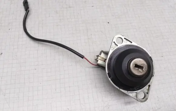 BMW 5 E39 Tailgate exterior lock 
