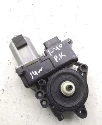 Hyundai i40 Front door window regulator motor