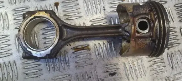Renault Laguna I Piston with connecting rod 1010