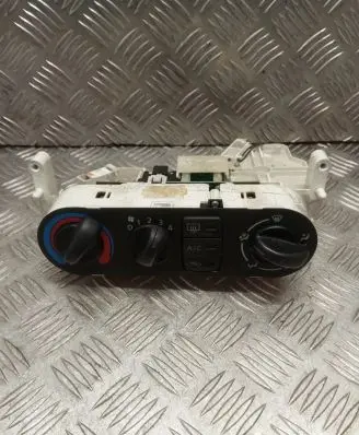 Nissan Almera N16 Climate control unit