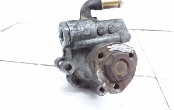 Seat Ibiza II (6k) Power steering pump 6N0422154