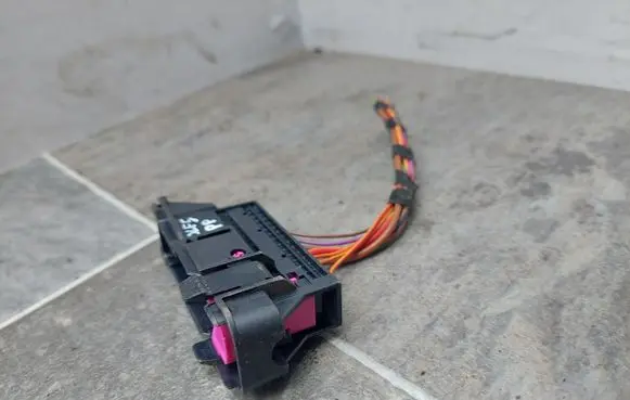 Volkswagen Golf V Front door wiring loom 1K0937722D