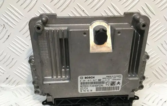 Peugeot 308 Engine control unit/module 9674245180