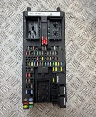 Land Rover Discovery Sport Fuse module FK7214F041AE
