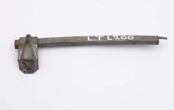 Mitsubishi L200 Door glass rail 
