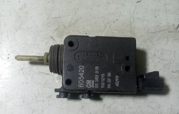 Opel Astra G Central locking motor 90589918