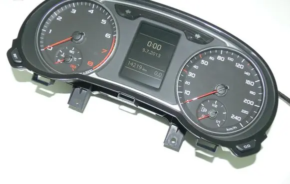 Audi A1 Speedometer (instrument cluster) 8X0920930