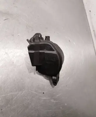 Vacuum air tank