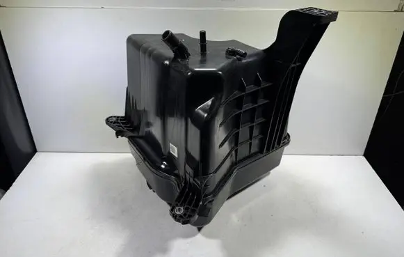 Mercedes-Benz Sprinter W907 W910 AdBlue liquid reservoir A0994711400 A9104700000 A9104702401