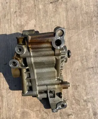 BMW 5 F10 F11 Oil pump 7614