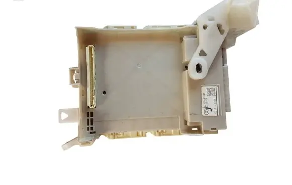 Toyota Prius (XW30) Fuse module 8273047441 27150W 0L100284