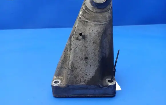 Mercedes-Benz C W203 Engine mounting bracket A6112230804