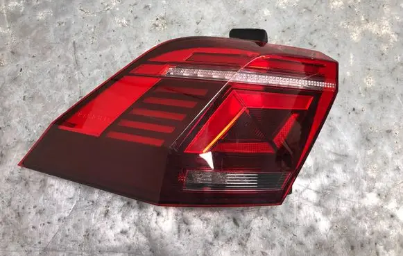 Volkswagen Tiguan Rear/tail lights 5NA945207JBILI 5NA945207J