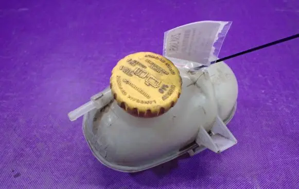 Opel Tigra B Coolant expansion tank/reservoir 09129170