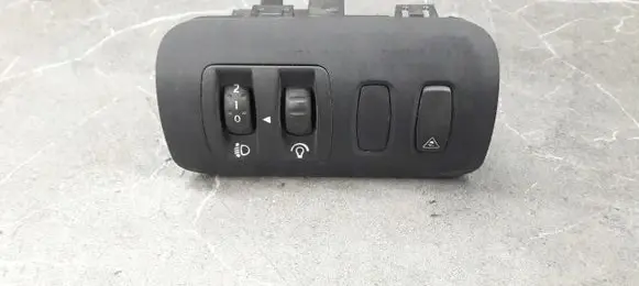 Renault Megane II Fog light switch 88020001