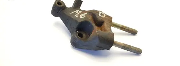 Mazda 6 Engine mounting bracket