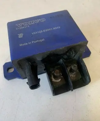 Volvo V50 Glow plug pre-heat relay 31296273