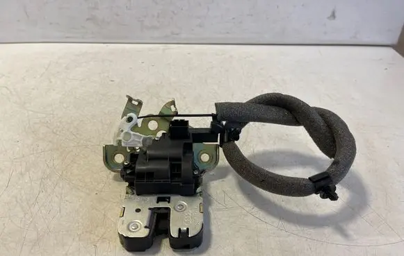 Audi TT TTS RS Mk3 8S Tailgate/trunk/boot lock/catch/latch 8R0827505A