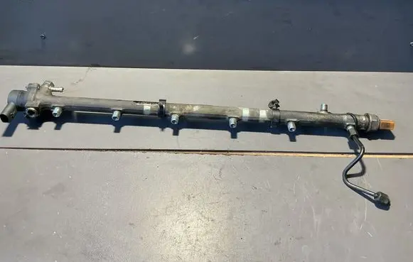 Mercedes-Benz S W220 Fuel main line pipe A6130700095