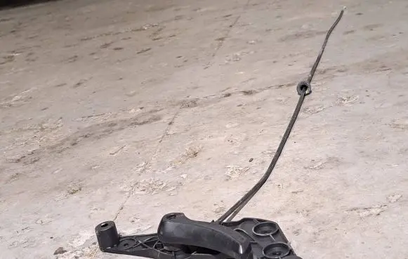 BMW 7 F01 F02 F03 F04 Engine bonnet (hood) release handle 9114002