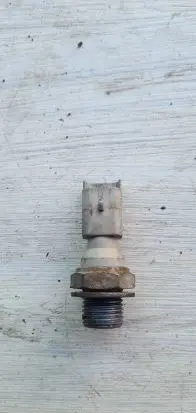 Peugeot 406 Oil pressure sensor Pa66-30gf