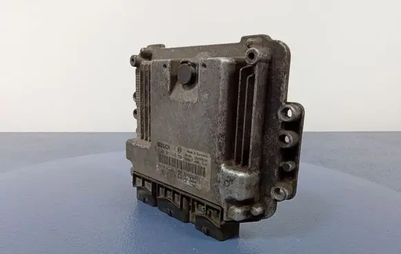 Nissan Primera Engine control unit/module ECU 0281011645