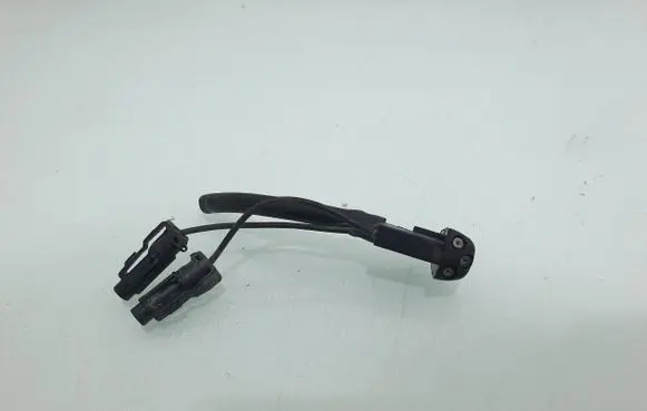 Windshield washer spray nozzle