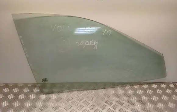 Volvo S40, V40 Front door window glass four-door