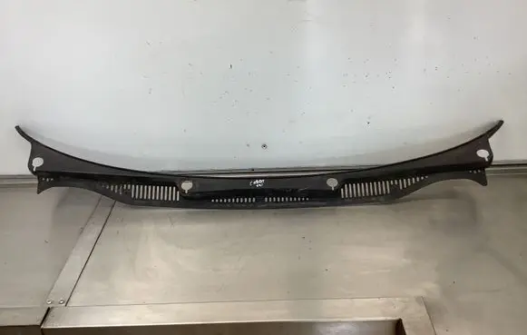 Volkswagen Caddy Wiper trim 