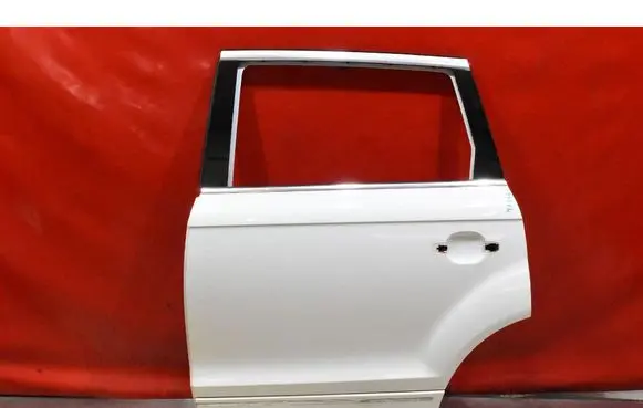 Audi Q7 4L Rear door