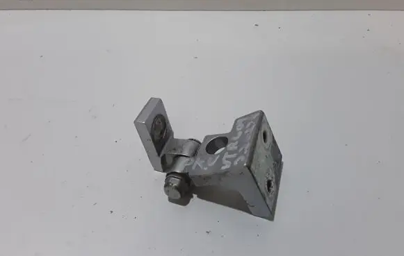 Volkswagen Touareg I Front door upper hinge