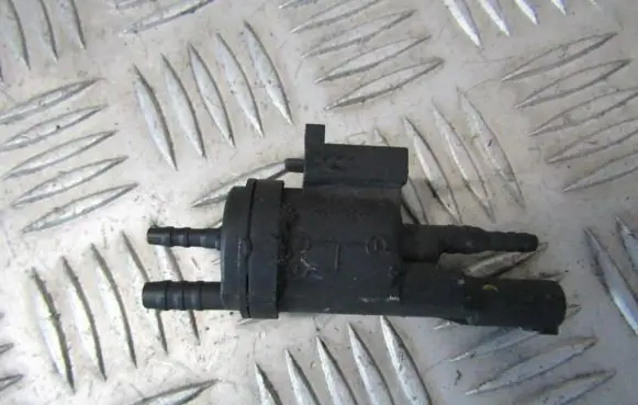 Mercedes-Benz C W203 Turbo solenoid valve 0025401497