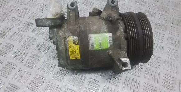 Volvo S40 Air conditioning (A/C) compressor (pump) 30676311