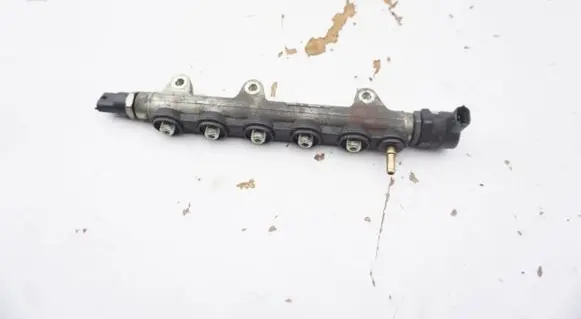 Renault Scenic II - Grand scenic II Fuel main line pipe H82426550