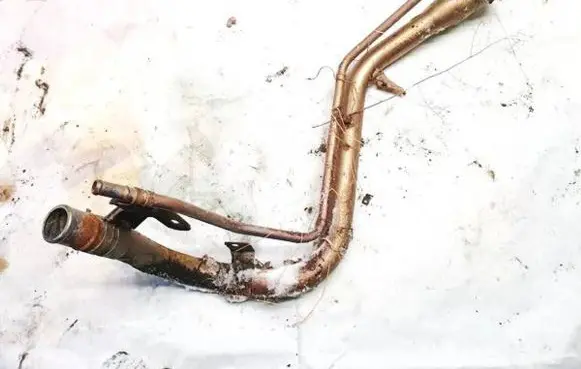 Opel Frontera A Fuel tank filler neck pipe 