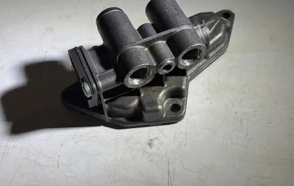 BMW M4 F82 F83 Oil filter cover 7637052