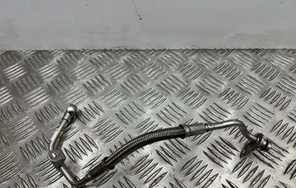 BMW M5 F90 Oil fill pipe 7934654