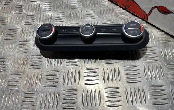 Alfa Romeo Stelvio Climate control/heater control trim 01561390660 04864 02127