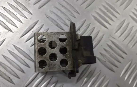 Nissan Micra Heater blower fan relay 