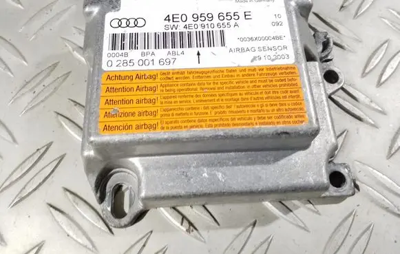 Audi A8 S8 D3 4E Airbag control unit/module 4E0959655E 4E0910655A 0285001697