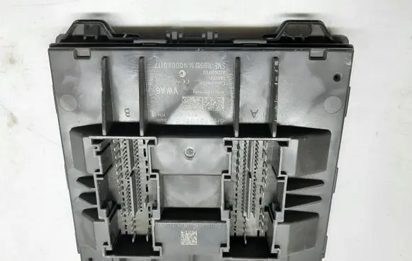 Skoda Rapid (NH) Comfort/convenience module 6R0937087P