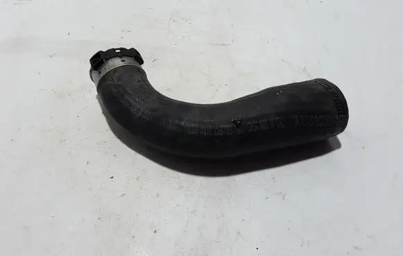 Volvo V40 Intercooler hose/pipe 31657753