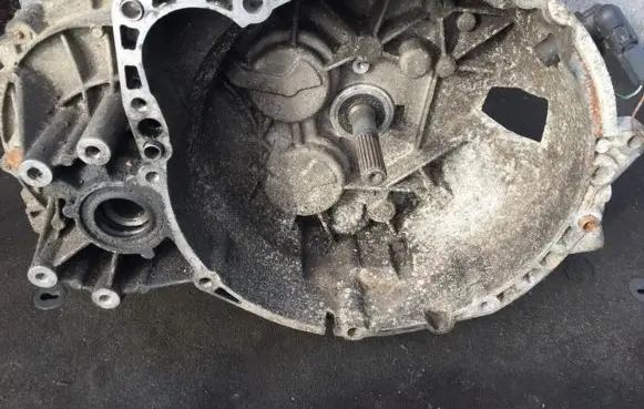 Mitsubishi Carisma Manual 5 speed gearbox 1023825