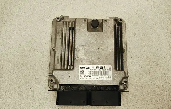 Volkswagen PASSAT B8 Engine control unit/module 04L907309R 0281031066