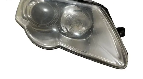 Volkswagen PASSAT B6 Headlight/headlamp 3C0941752K