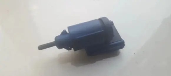 Volkswagen Polo Brake pedal sensor switch 1J0927189 19322002