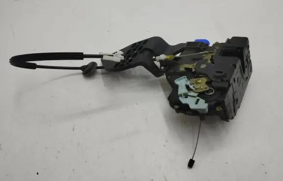 Porsche Cayenne (9PA) Rear door lock 7L0839015