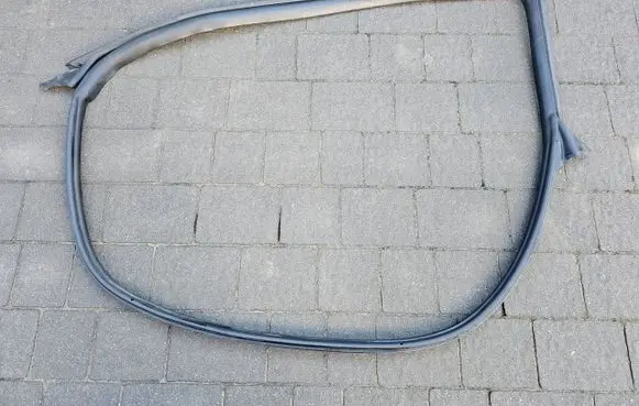 Tesla Model 3 Front door rubber seal 
